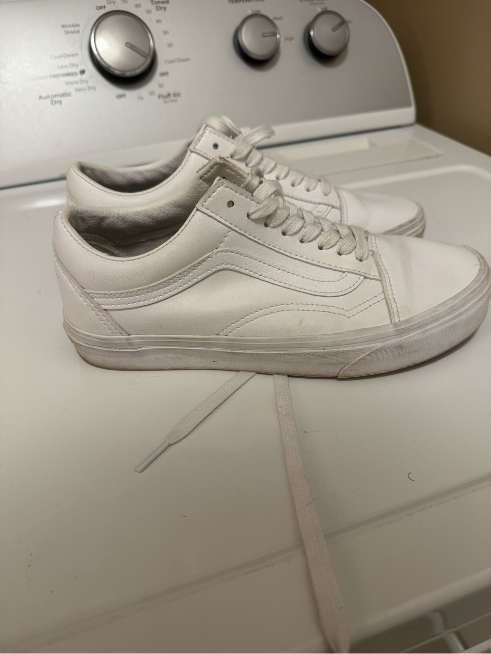 White Leather Vans old skool size 6.5 men’s / size 8 women’s